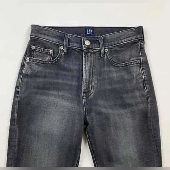 GAP Girlfriend Jeans - Picture 2 of 4